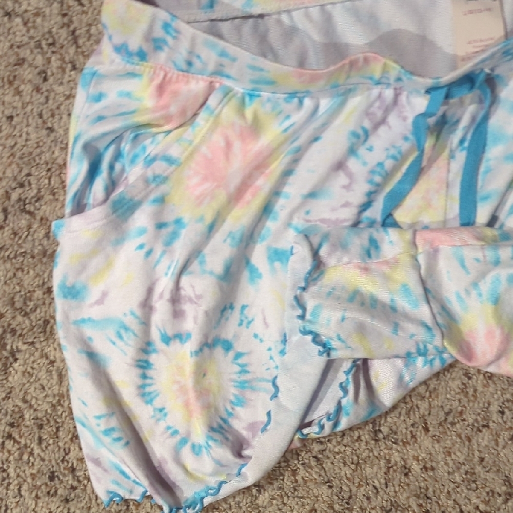 Colorful Tie-Dye Shorts - Picture 3 of 8